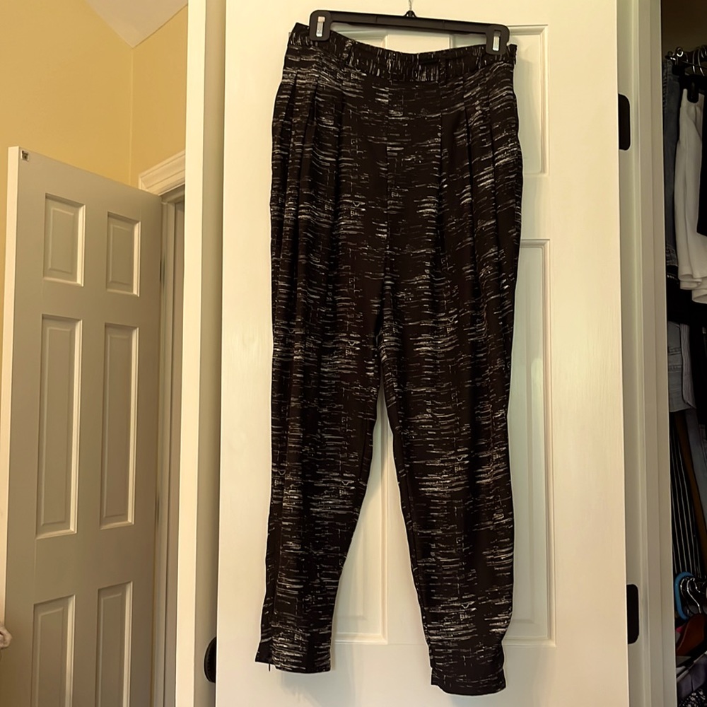 Silence + noise loose black and white pants in size 2